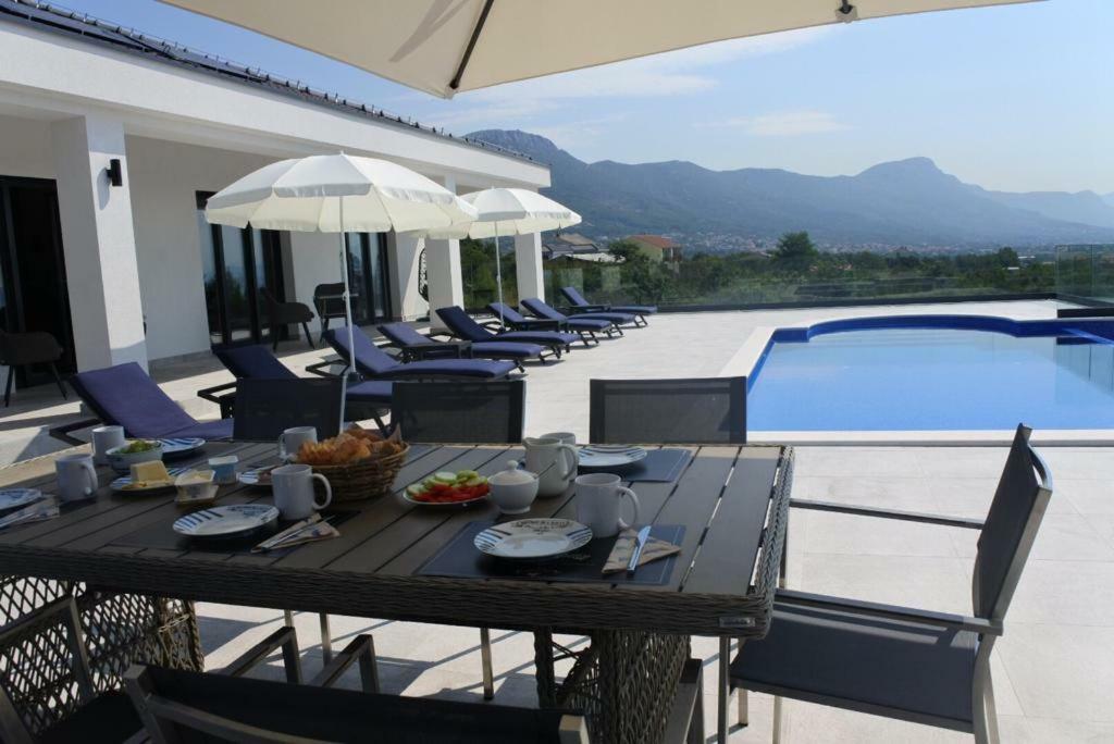 Villa Orao Kaštel Novi Exterior foto