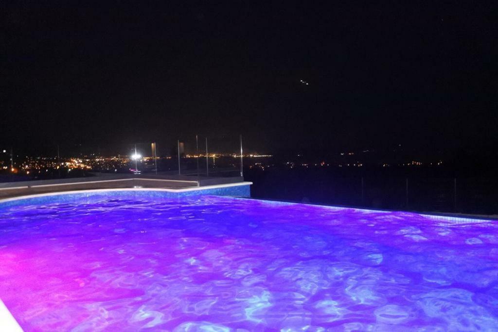 Villa Orao Kaštel Novi Exterior foto